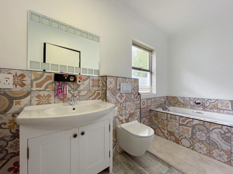 To Let 3 Bedroom Property for Rent in Hout Bay Western Cape